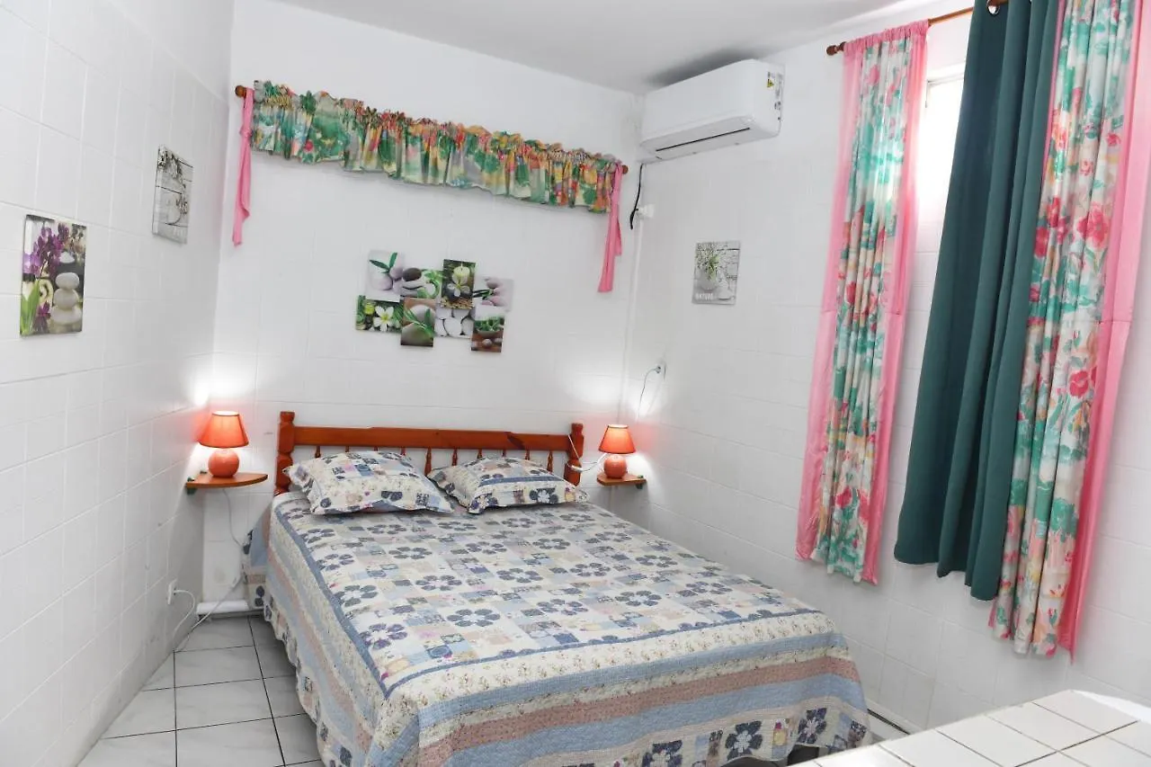 Coco Et Canne Port-Louis Apartment